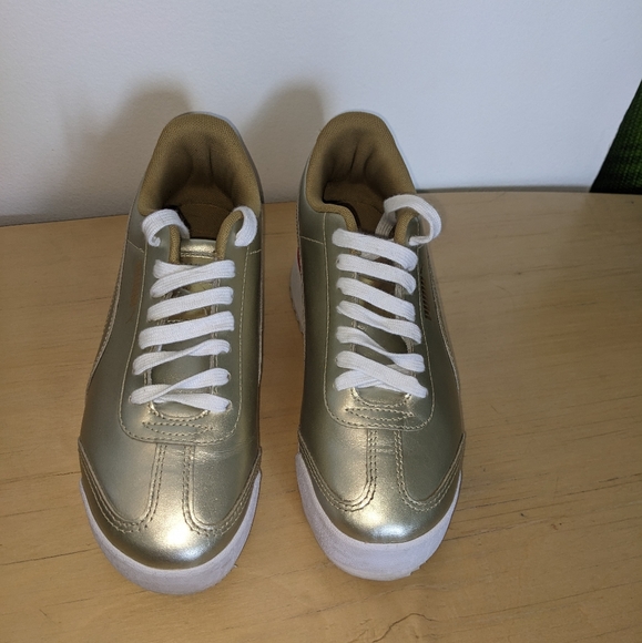 Gold Platform Puma's - Picture 5 of 7
